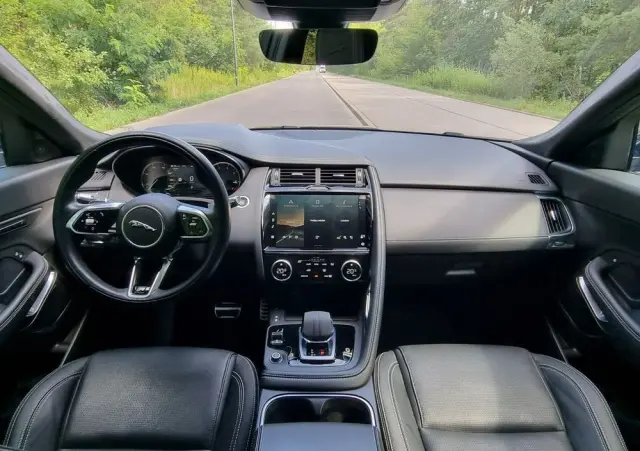JAGUAR E-Pace 
