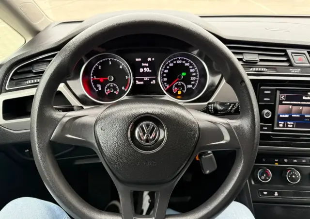 VOLKSWAGEN Touran 2.0 TDI SCR DSG Comfortline