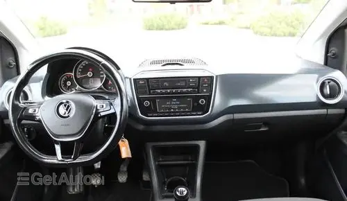 VOLKSWAGEN Up! 
