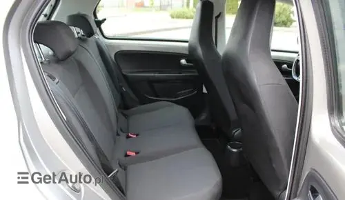 VOLKSWAGEN Up! 