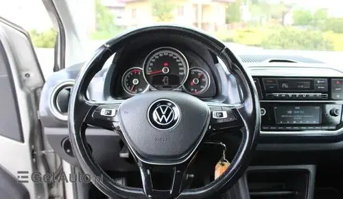 VOLKSWAGEN Up! 
