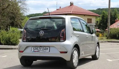 VOLKSWAGEN Up! 