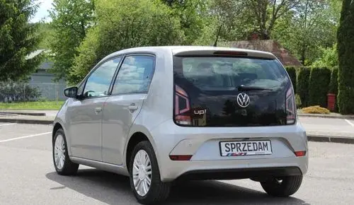 VOLKSWAGEN Up! 