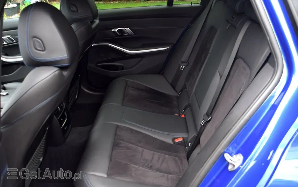BMW Seria 3 320d xDrive M Sport sport