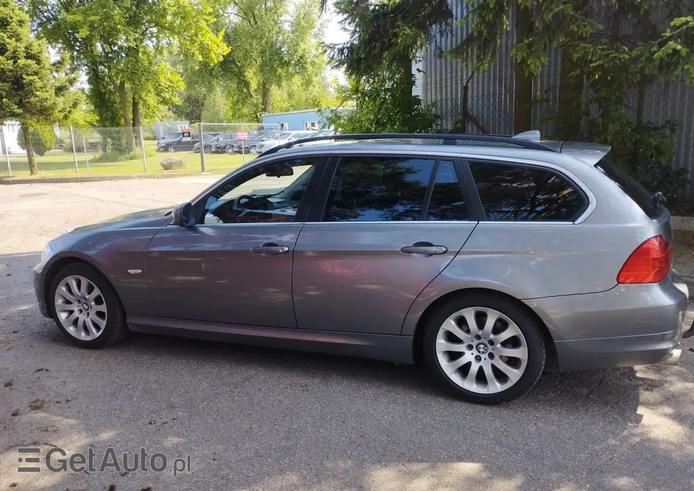 BMW Seria 3 318d DPF Edition Sport