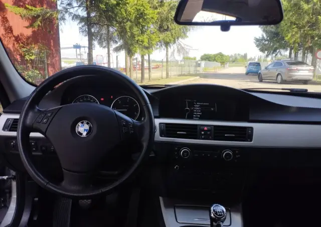 BMW Seria 3 318d DPF Edition Sport