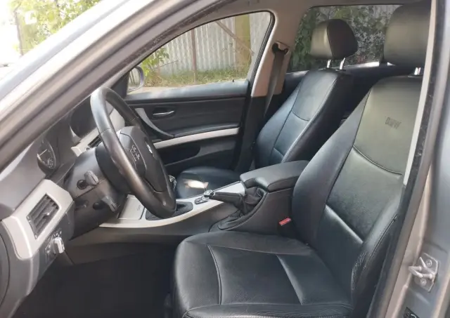 BMW Seria 3 318d DPF Edition Sport