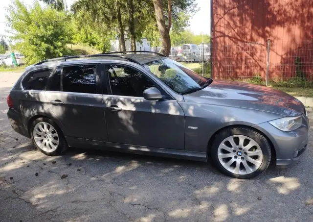 BMW Seria 3 318d DPF Edition Sport
