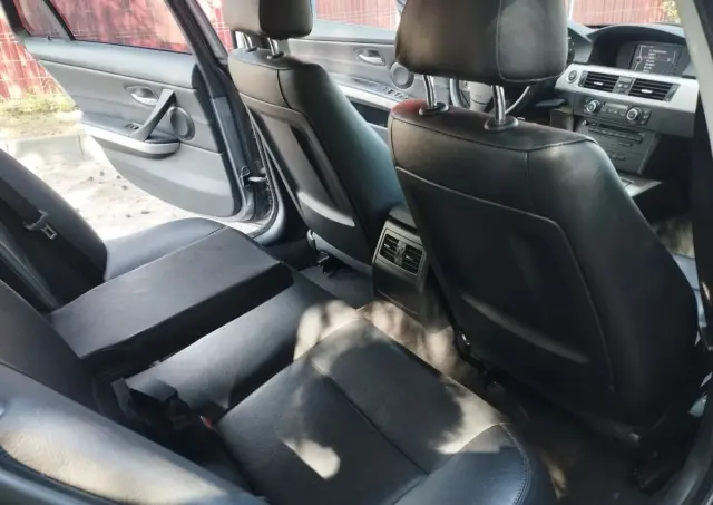 BMW Seria 3 318d DPF Edition Sport