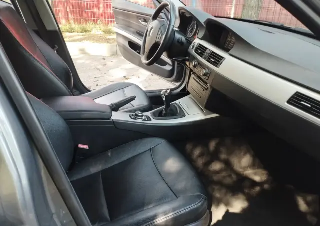 BMW Seria 3 318d DPF Edition Sport