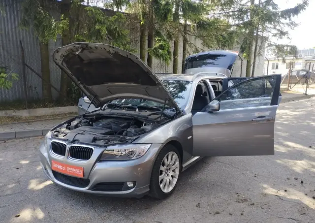 BMW Seria 3 318d DPF Edition Sport