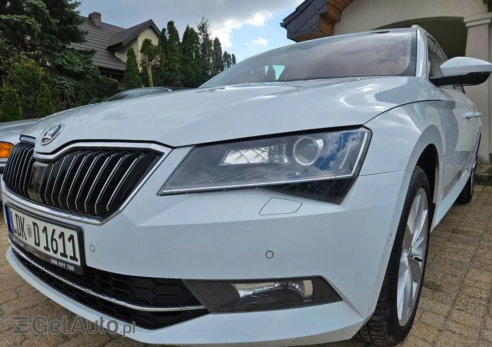 SKODA Superb 2.0 TDI DSG Premium Edition