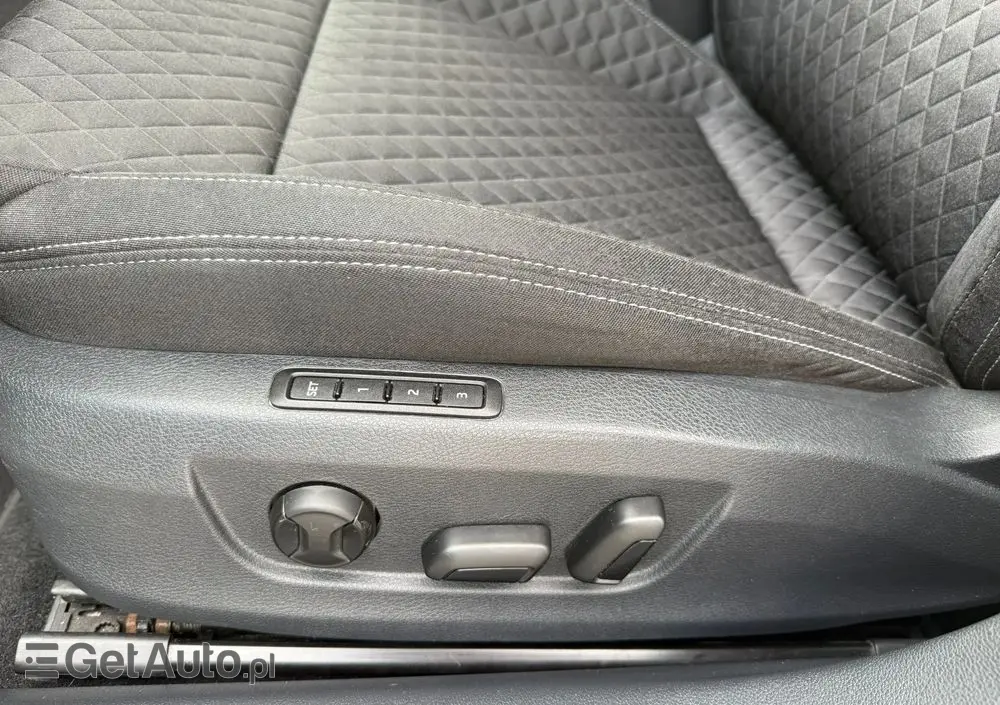 SKODA Superb 2.0 TDI DSG Premium Edition