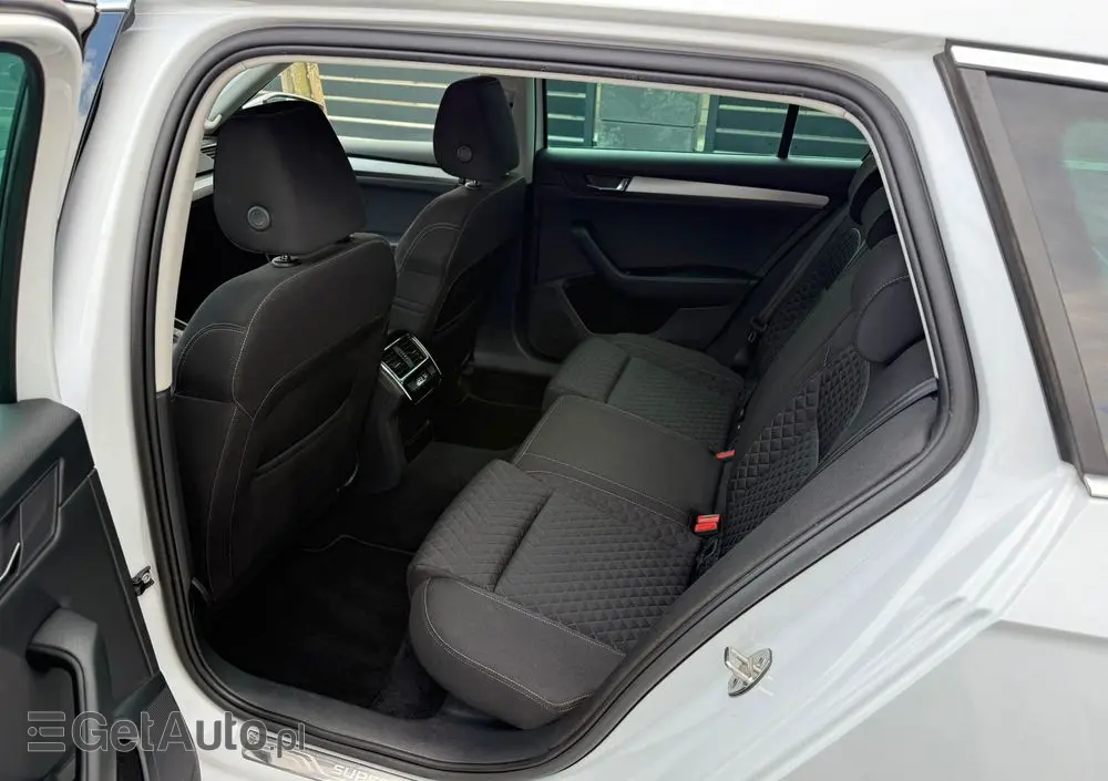 SKODA Superb 2.0 TDI DSG Premium Edition