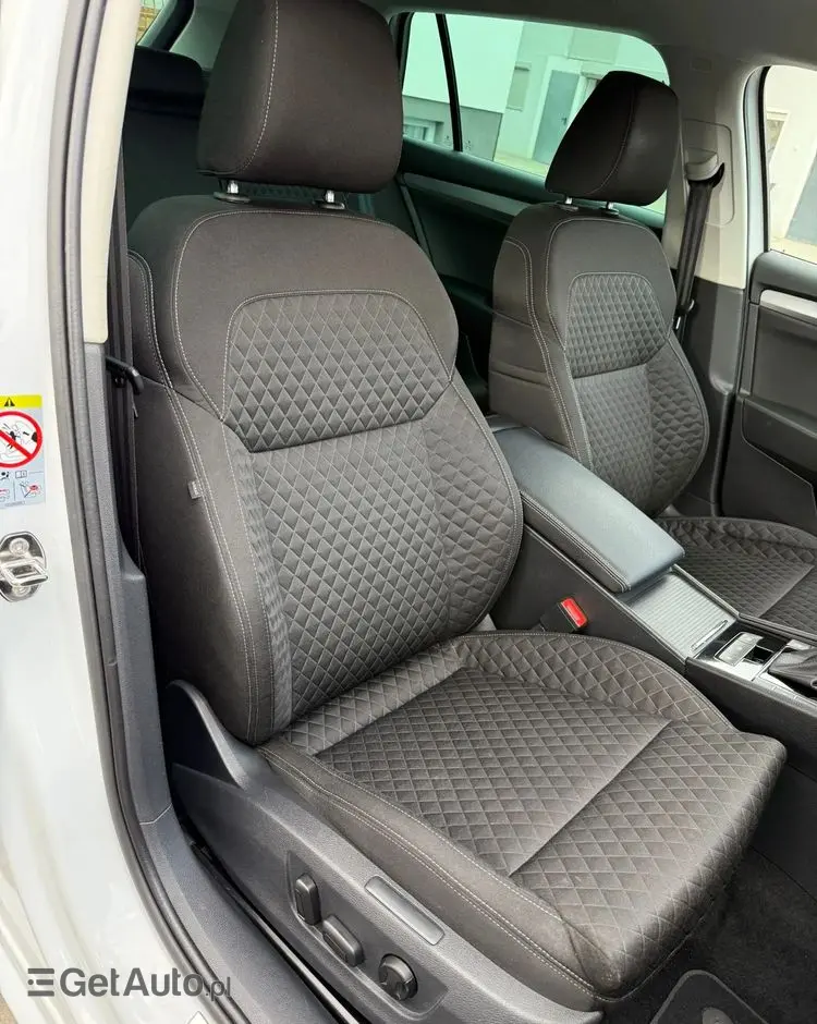 SKODA Superb 2.0 TDI DSG Premium Edition