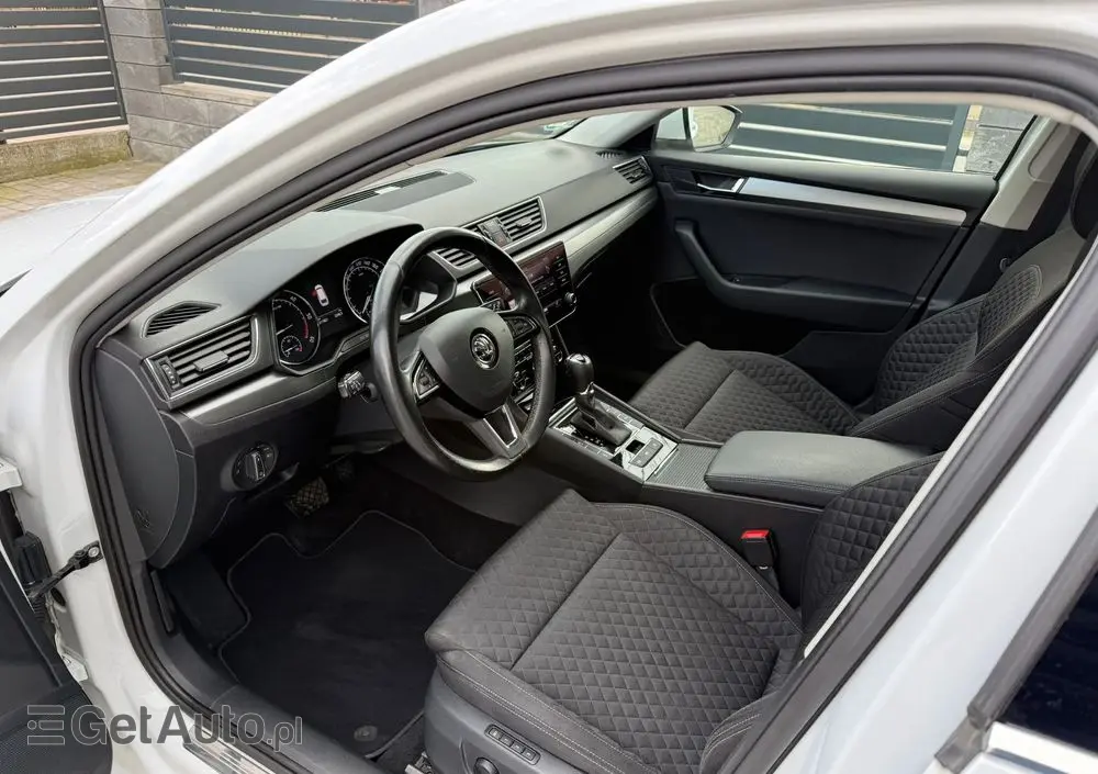 SKODA Superb 2.0 TDI DSG Premium Edition