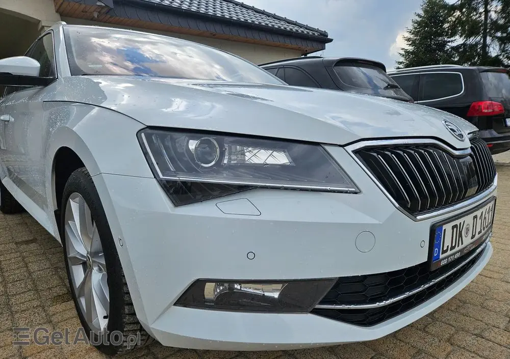 SKODA Superb 2.0 TDI DSG Premium Edition