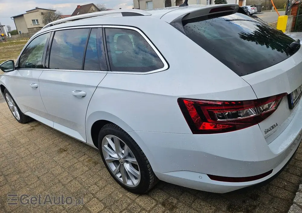 SKODA Superb 2.0 TDI DSG Premium Edition