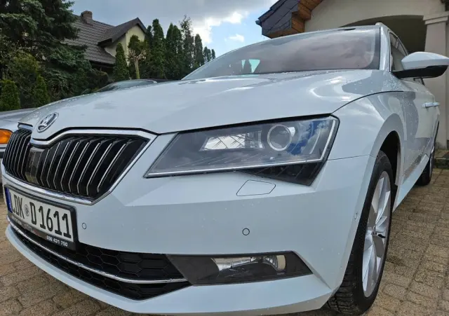 SKODA Superb 2.0 TDI DSG Premium Edition