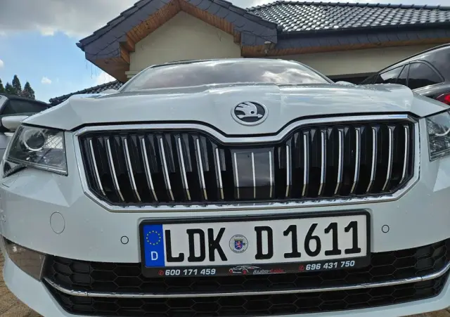 SKODA Superb 2.0 TDI DSG Premium Edition