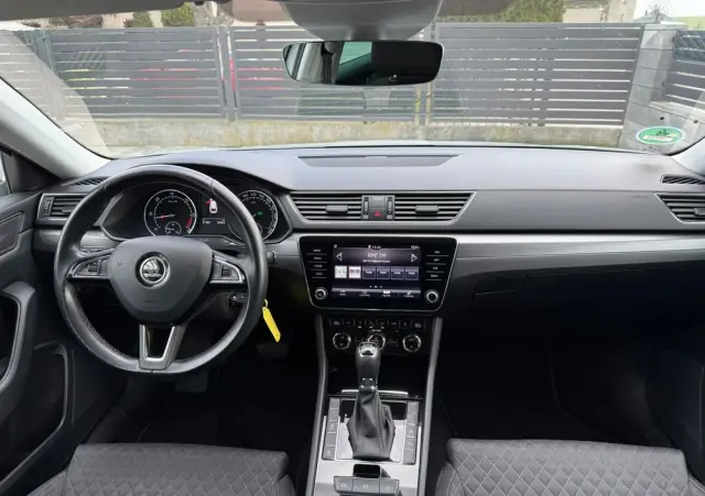 SKODA Superb 2.0 TDI DSG Premium Edition