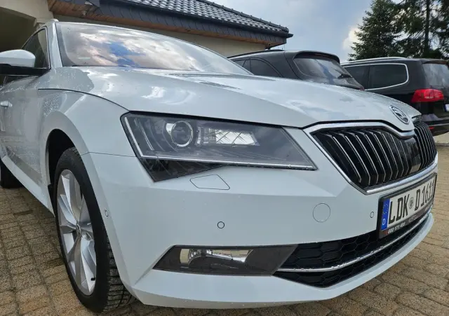 SKODA Superb 2.0 TDI DSG Premium Edition