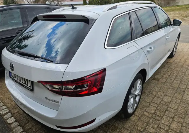 SKODA Superb 2.0 TDI DSG Premium Edition