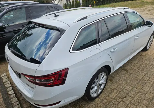 SKODA Superb 2.0 TDI DSG Premium Edition