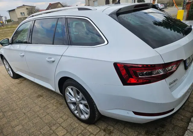 SKODA Superb 2.0 TDI DSG Premium Edition