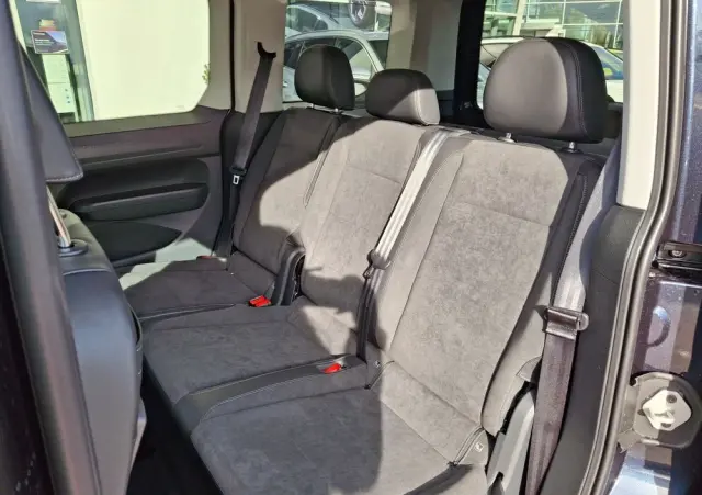 VOLKSWAGEN Caddy 1.5 TSI Style DSG