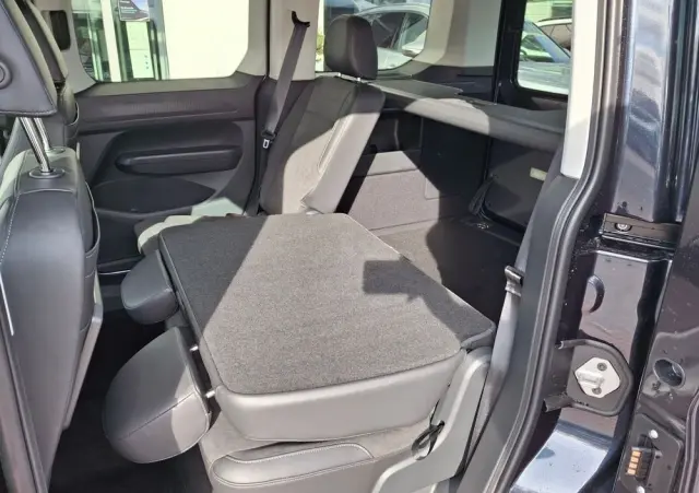 VOLKSWAGEN Caddy 1.5 TSI Style DSG