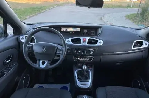 RENAULT Grand Scenic 