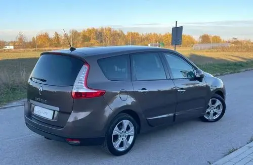 RENAULT Grand Scenic 