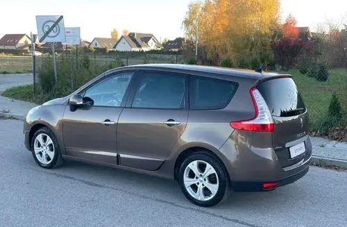 RENAULT Grand Scenic 