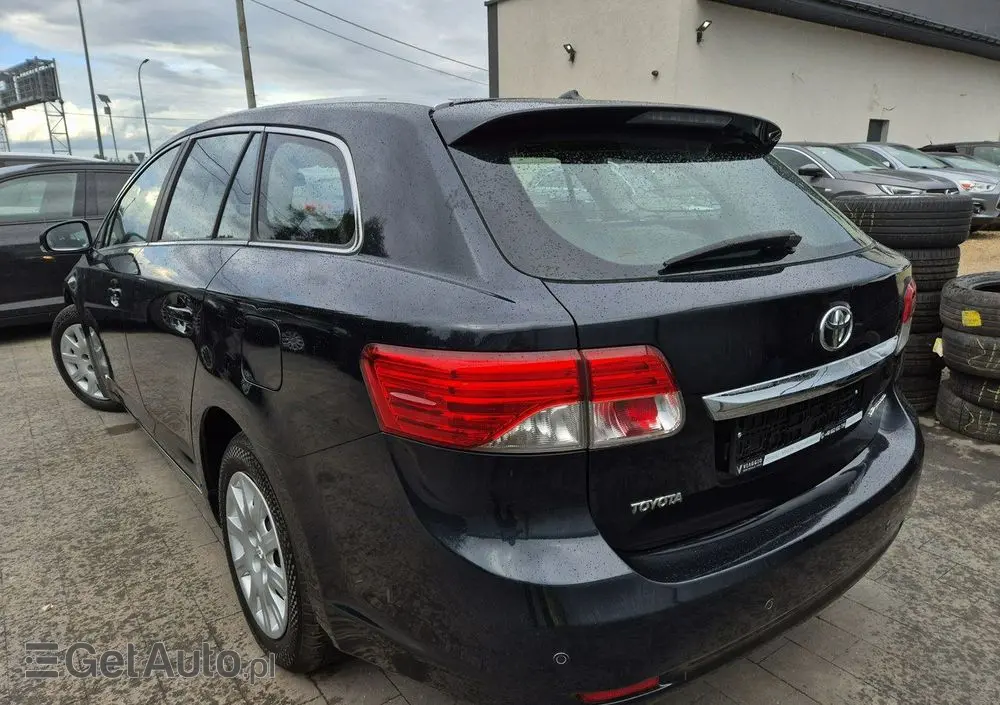 TOYOTA Avensis 