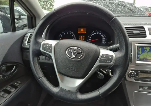 TOYOTA Avensis 