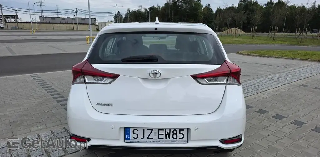 TOYOTA Auris 