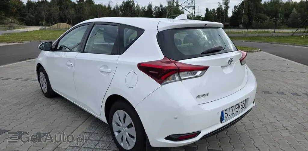 TOYOTA Auris 