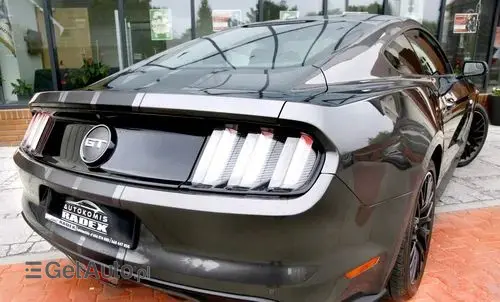 FORD Mustang 