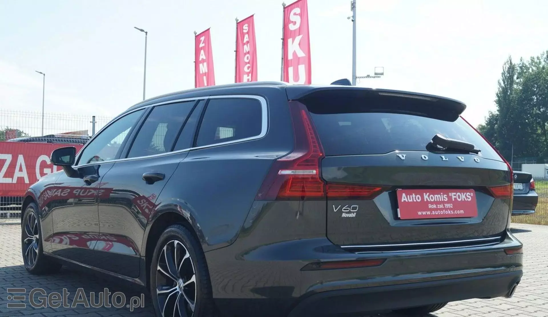 VOLVO V60 