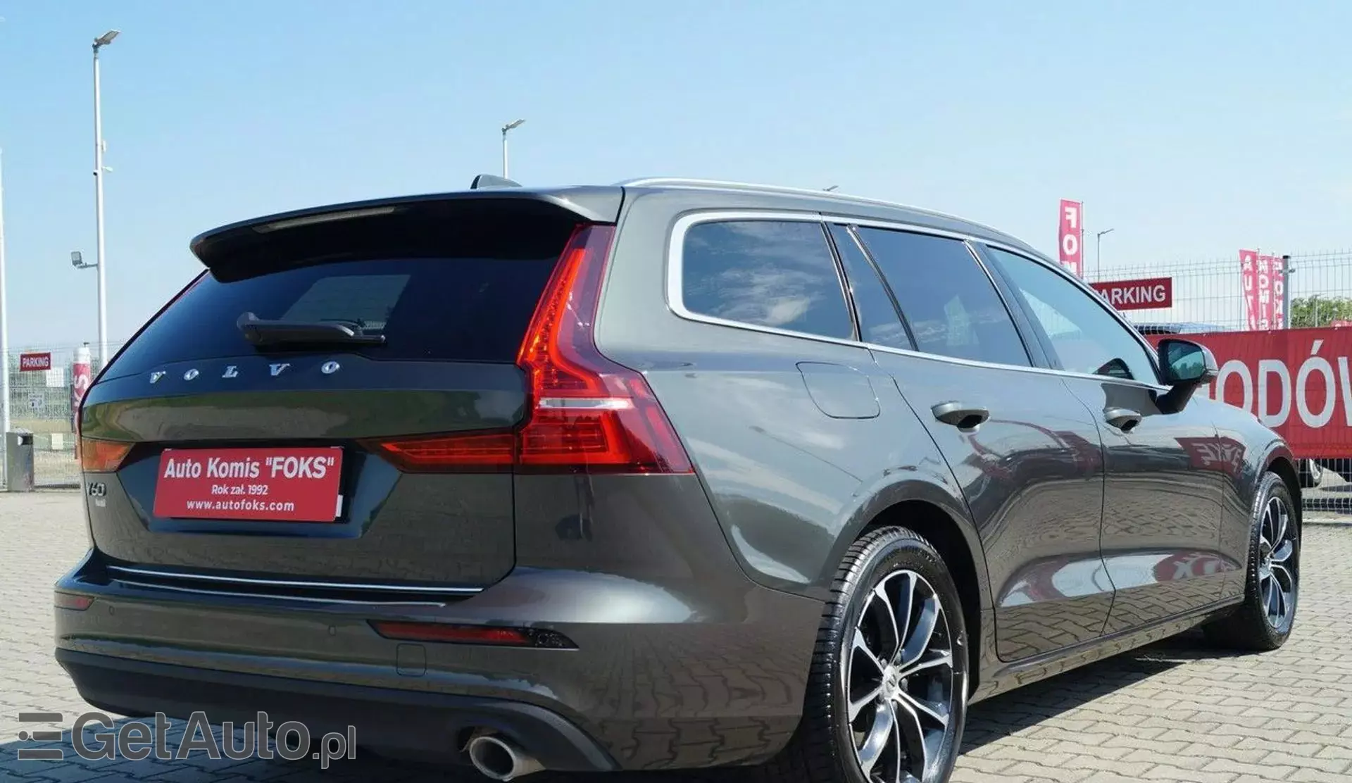 VOLVO V60 
