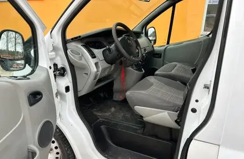 OPEL Vivaro 