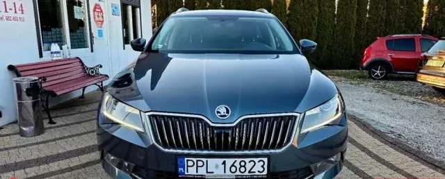 SKODA Superb 