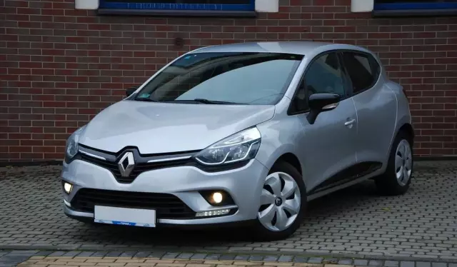 RENAULT Clio 