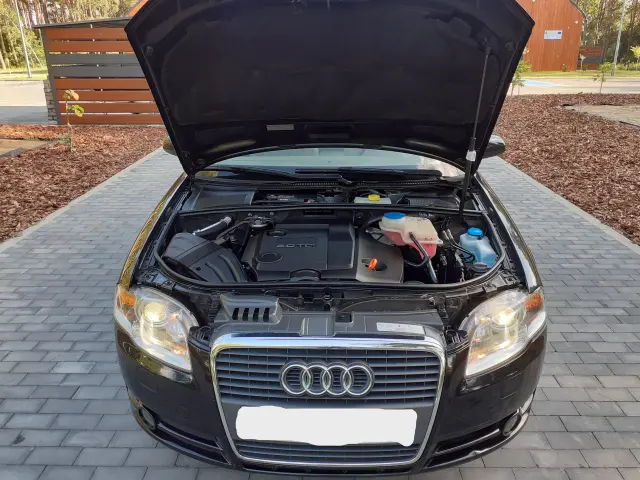 AUDI A4 S line
