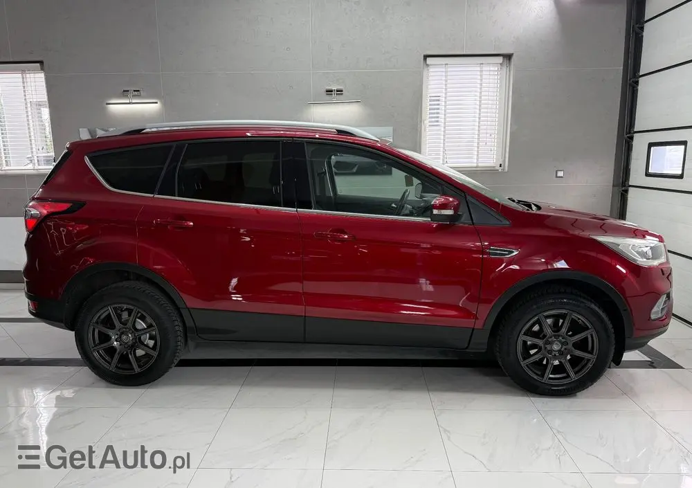 FORD Kuga 1.5 EcoBoost 2x4 Titanium