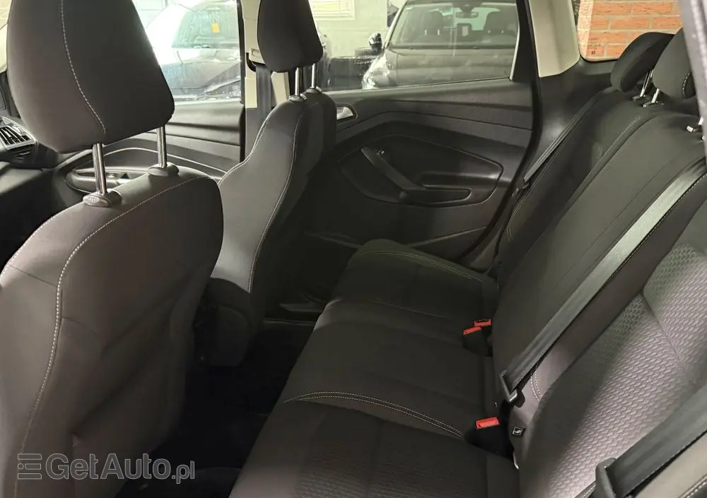 FORD Kuga 1.5 EcoBoost 2x4 Titanium