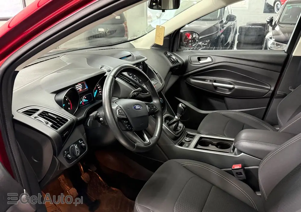 FORD Kuga 1.5 EcoBoost 2x4 Titanium