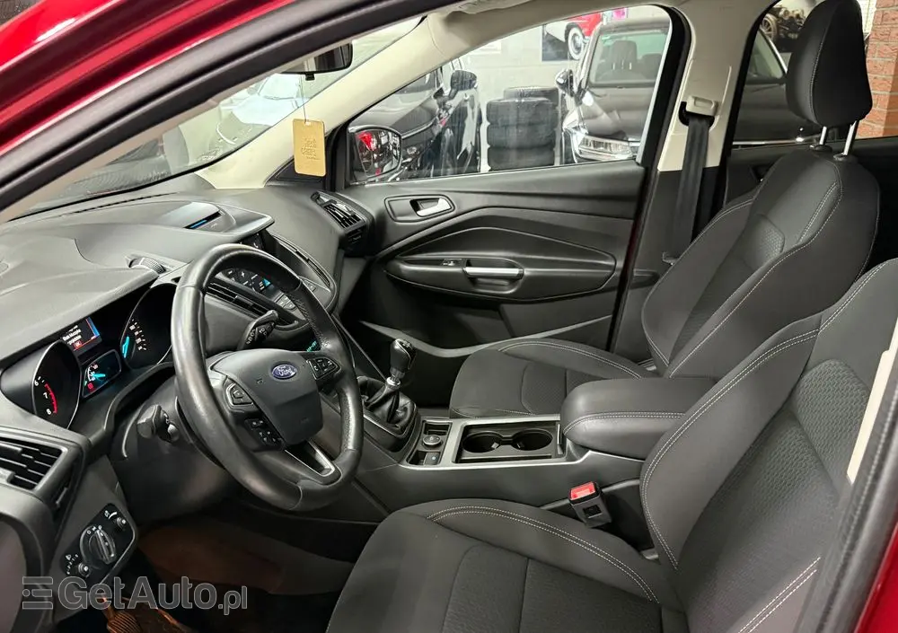 FORD Kuga 1.5 EcoBoost 2x4 Titanium