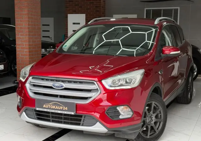 FORD Kuga 1.5 EcoBoost 2x4 Titanium